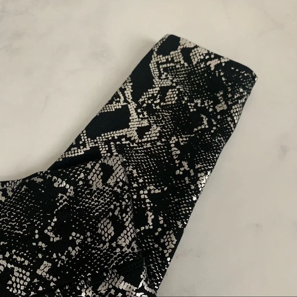 NWOT Zenana Metallic Reptile Print Fleece Lined Leggings